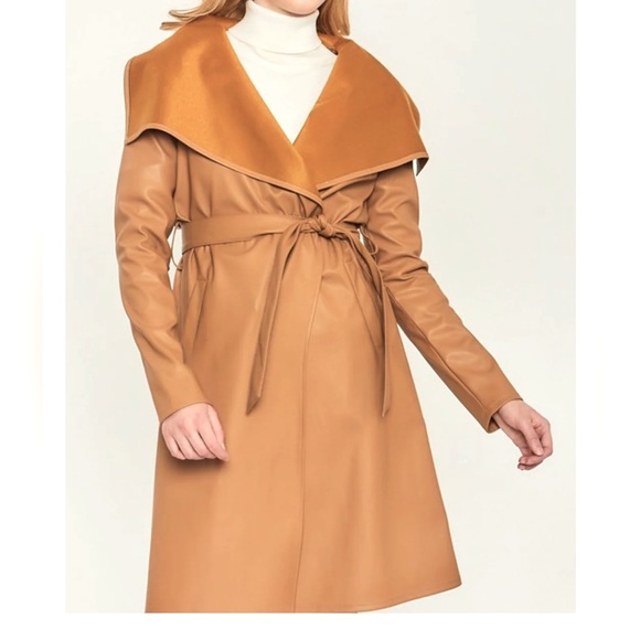 Elegant Tan Women's Coat - Picture 1 of 9